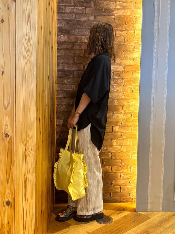 mieさんの「SHOO･LA･RUE｜【ひんやり】すっきりきれいに体型カバー コクーンシルエットワンピース」を使ったコーディネート