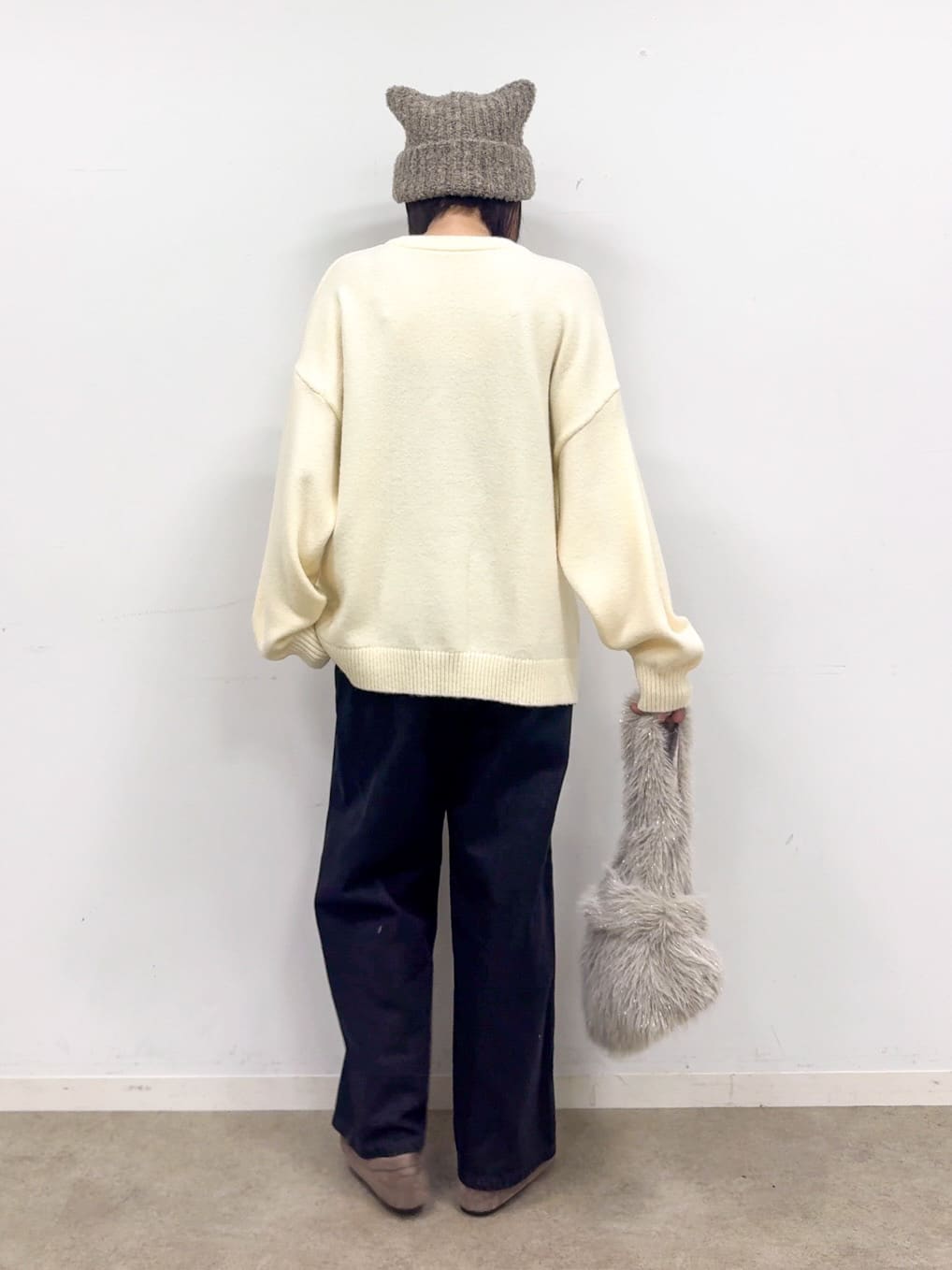 𝐜𝐡𝐢𝐤𝐚さんの「SHOO･LA･RUE｜【旭山動物園応援商品】ゆるアニマル ふわふわジャカードニット」を使ったコーディネート