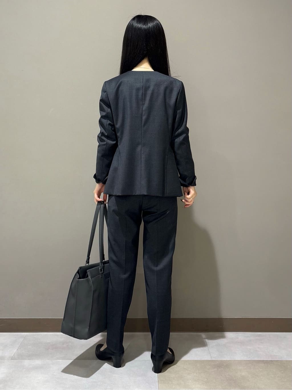 KEIKOさんの「INDIVI｜【日本製／スーツ／通勤】シルクウールストレッチ ノーカラージャケット」を使ったコーディネート