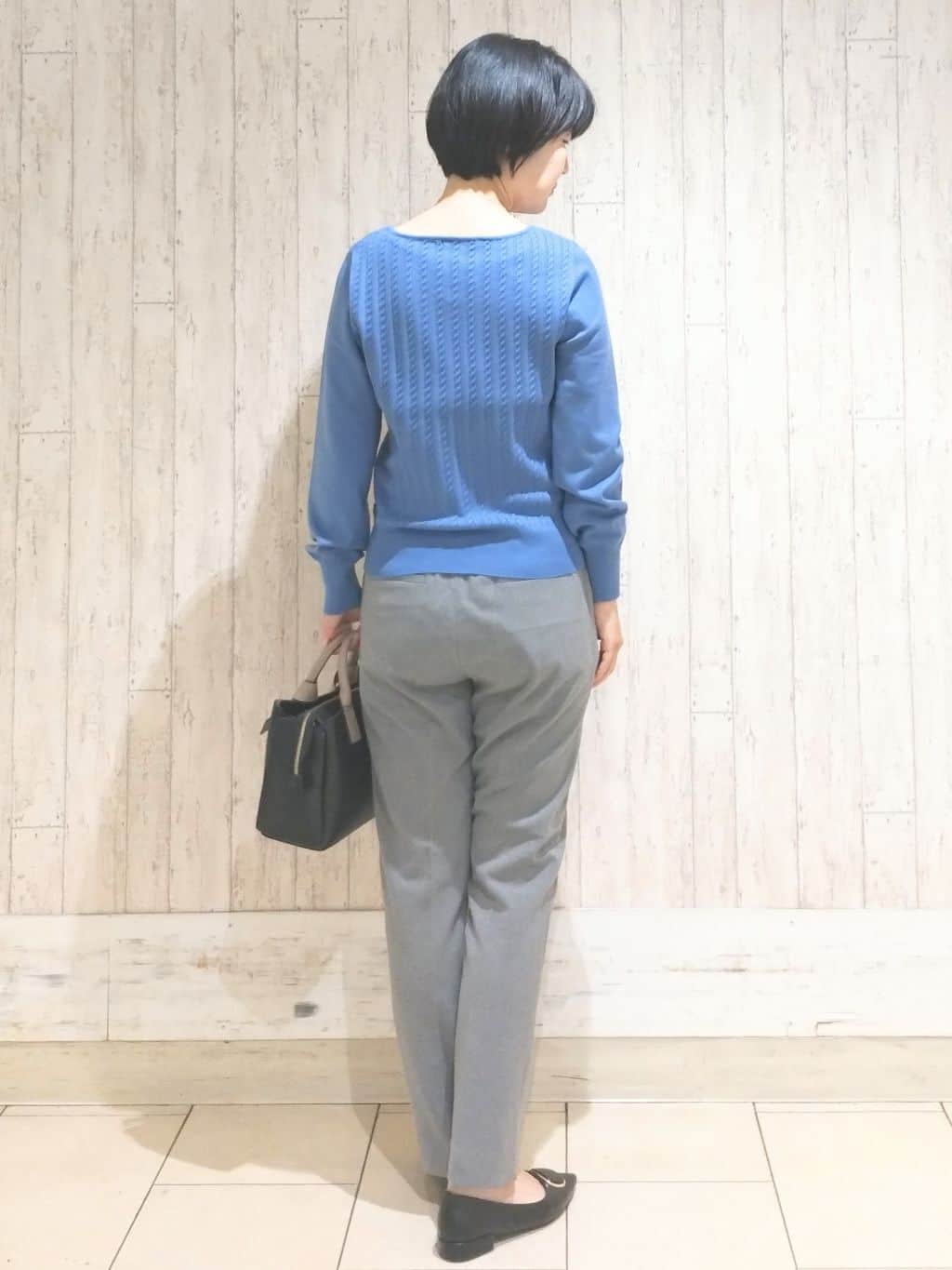 せとなさんの「index｜ウォームストレッチテーパードパンツ【洗濯機OK／防シワ／吸湿発熱】《XS～3L》」を使ったコーディネート