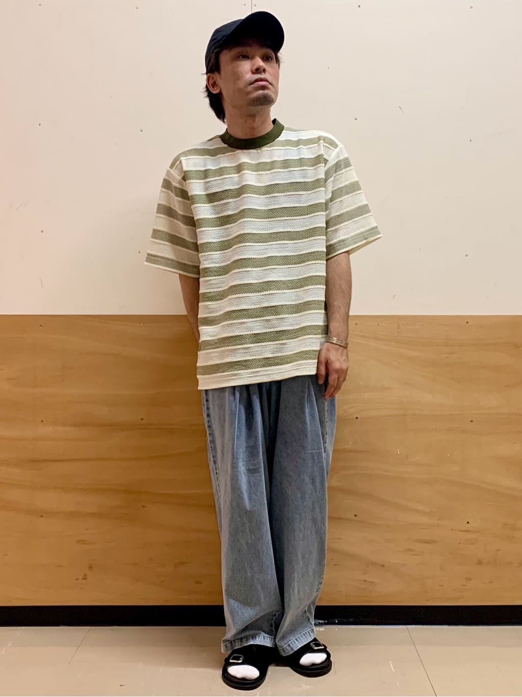 MATUさんの「THE SHOP TK｜変形ボーダー半袖Tシャツ【洗濯機OK】」を使ったコーディネート