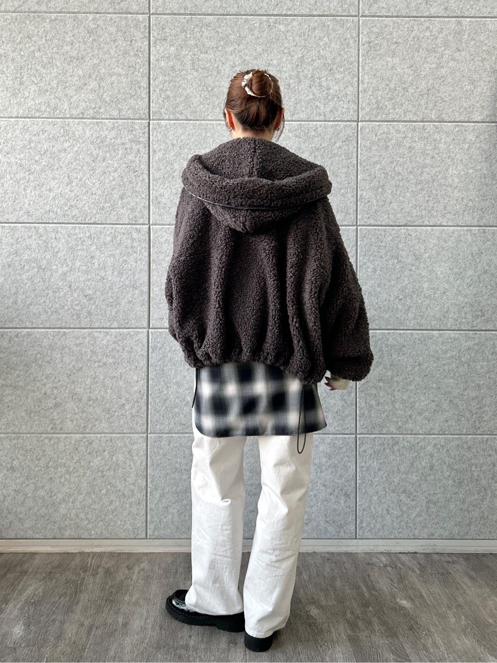 harunaさんの「CODE A｜M cloudy over V pullover」を使ったコーディネート