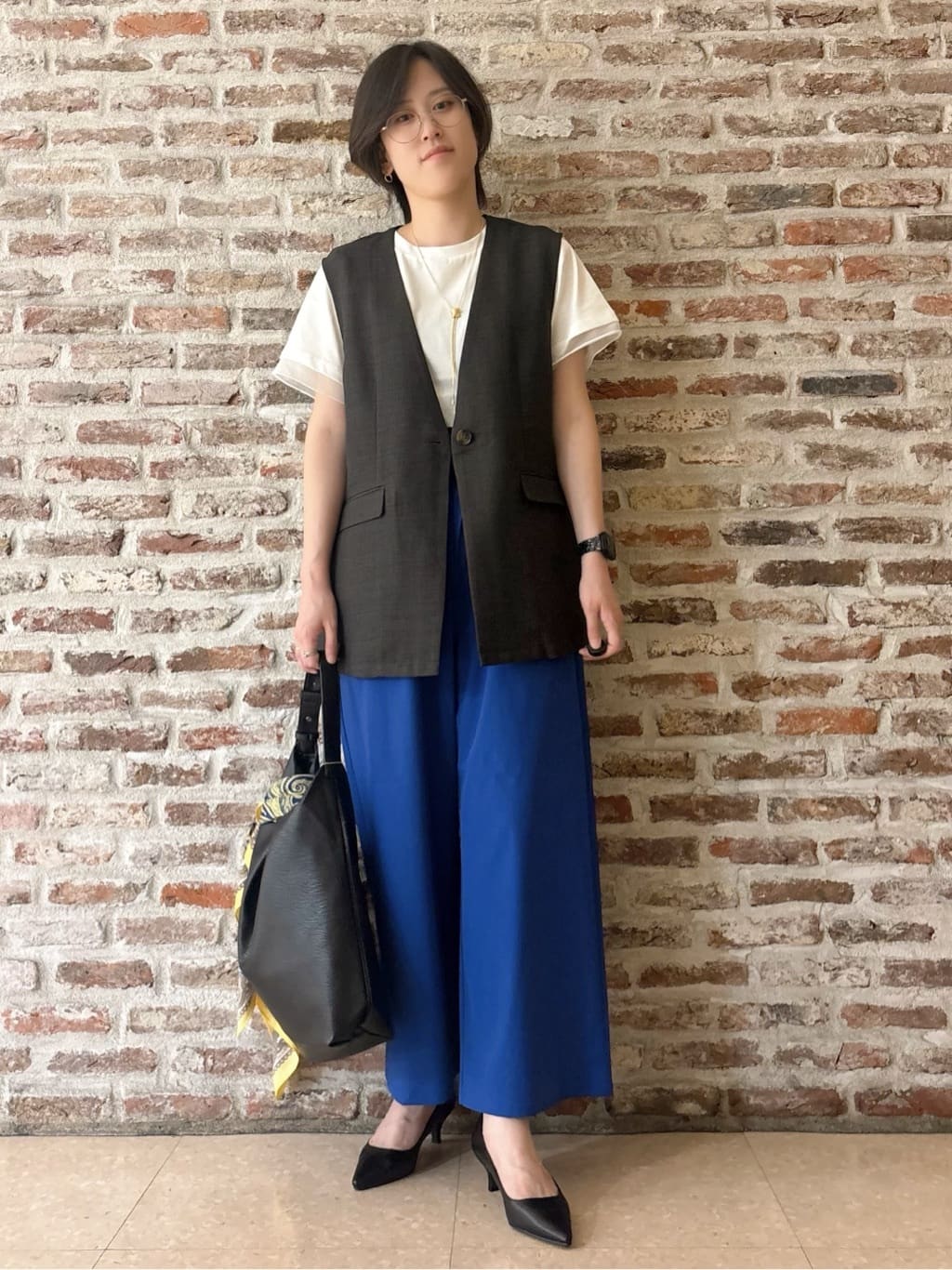 しばさんの「THE SHOP TK｜【スッキリ決まる】パナマメッシュジレ/洗える/セットアップ可」を使ったコーディネート