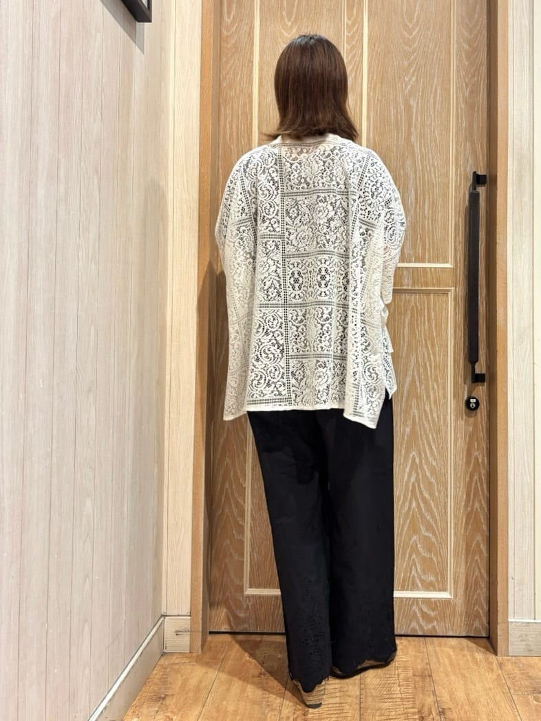 meiさんの「SHOO･LA･RUE｜【S-LL/UV/プチプラ】お袖タックで好印象 デザインTシャツ」を使ったコーディネート