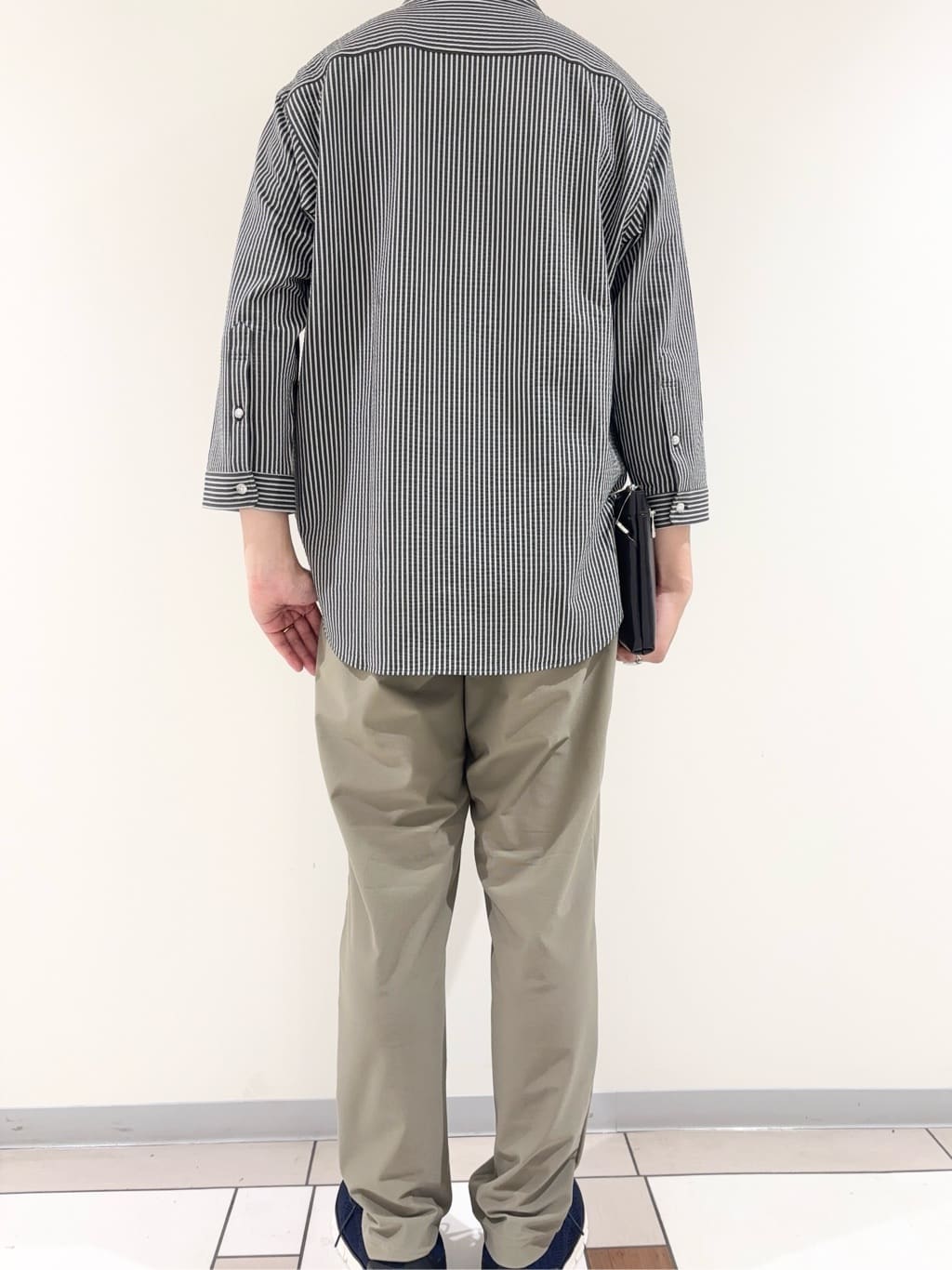 及川さんの「TAKEO KIKUCHI｜【COOL CITY WEAR】エアートール パンツ /接触冷感・通気性」を使ったコーディネート