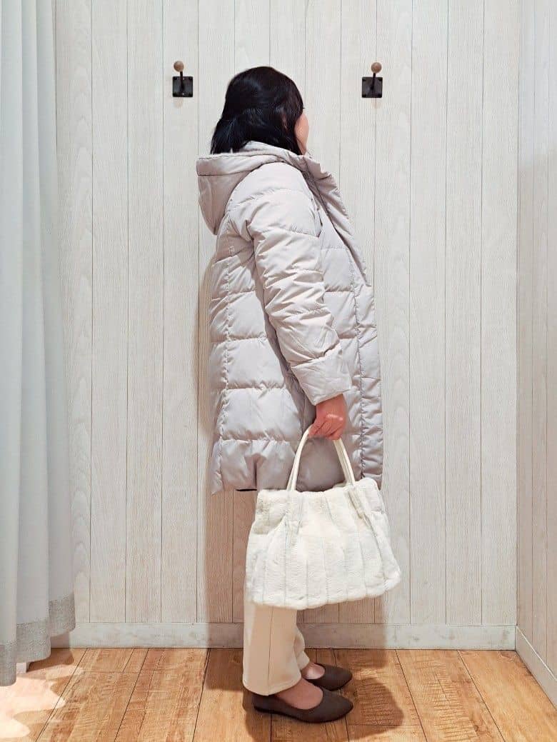 kotomiさんの「SHOO･LA･RUE｜【洗濯機可/撥水】フェイクファーフード ロングダウン」を使ったコーディネート