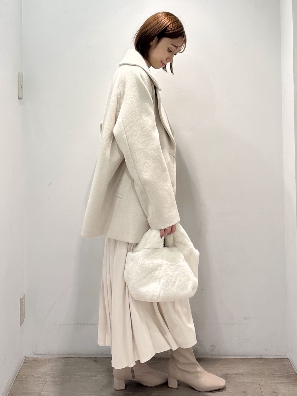 ぶまりんさんの「OPAQUE.CLIP｜カシミヤブレンドウールミドルピーコート」を使ったコーディネート