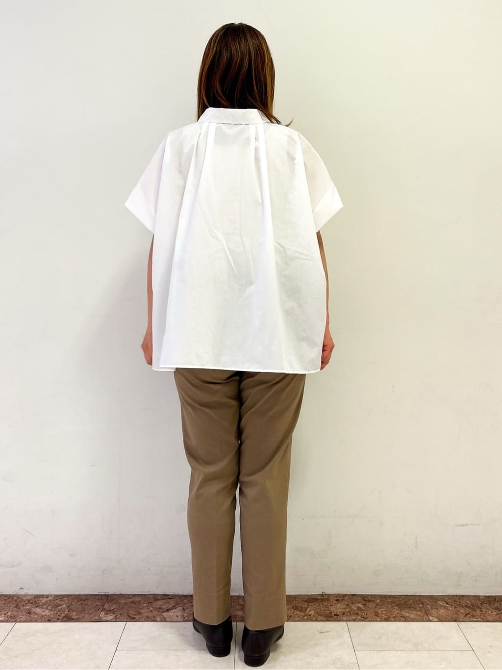 madokaさんの「OPAQUE.CLIP｜《andGIRL掲載》リラクシーシャツ【洗濯機洗い可】」を使ったコーディネート