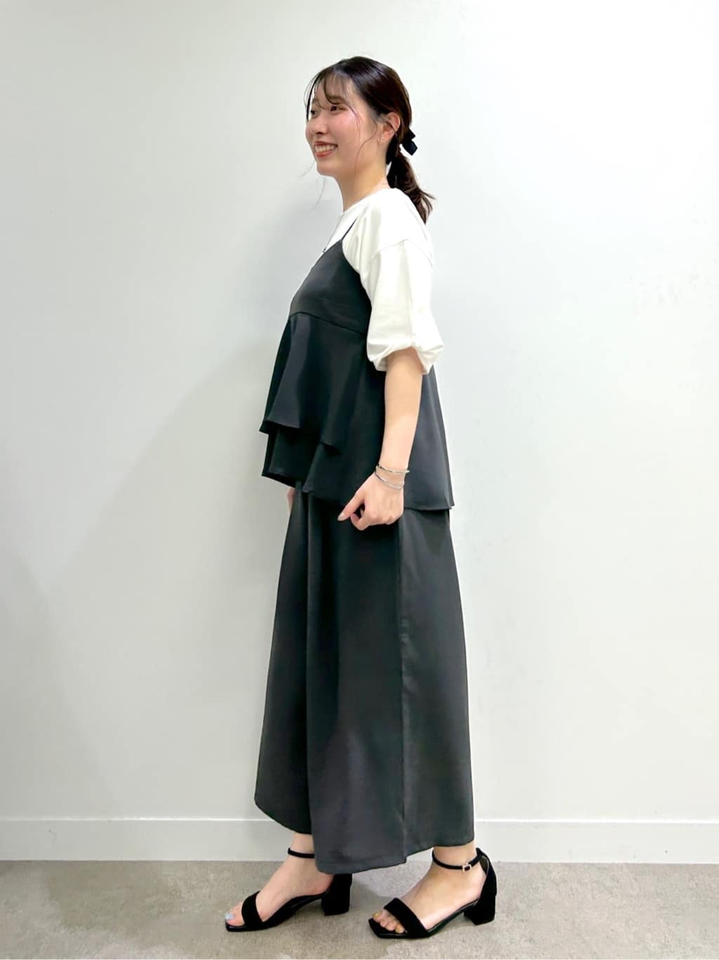 shionさんの「SHOO･LA･RUE｜【ひんやり/洗える/S-LL】袖ねじりシルケットトップス」を使ったコーディネート