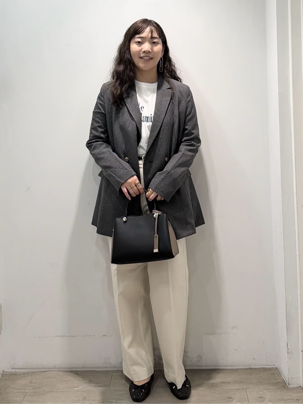 sumicaさんの「OPAQUE.CLIP｜ロングロゴTシャツ【洗濯機OK】」を使ったコーディネート