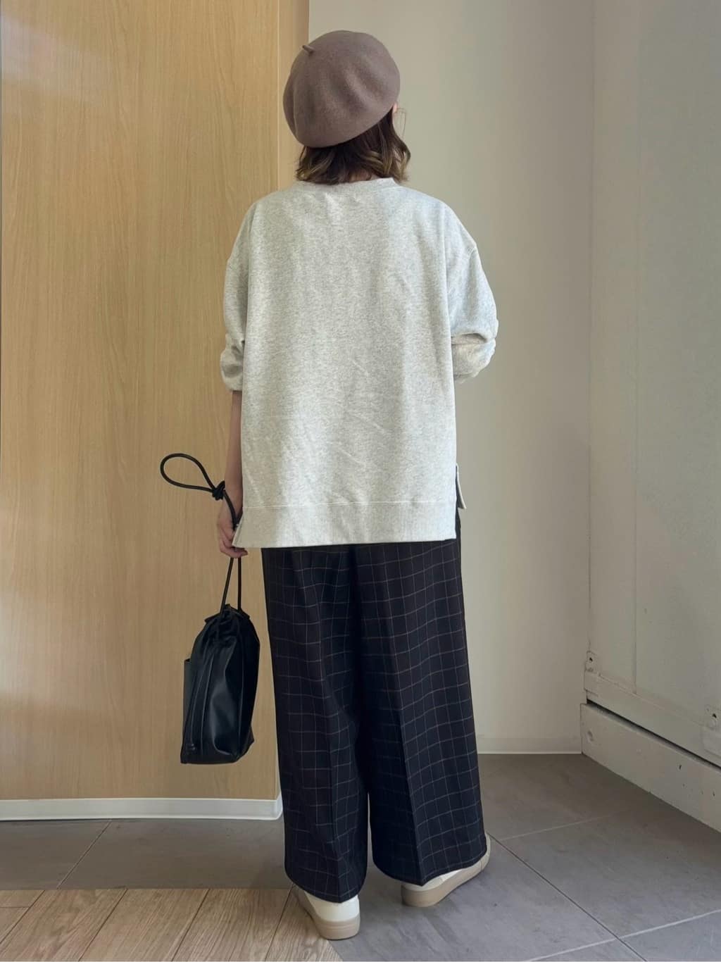 mikiさんの「SHOO･LA･RUE｜グラフィックアソート裏毛スウェット」を使ったコーディネート