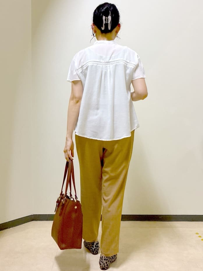  beni_gingerさんの「Reflect｜【マシンウォッシュ可／ウエストゴム仕様】キレイめリラクシーパンツ」を使ったコーディネート