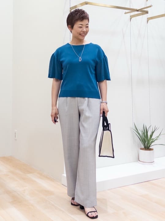 シュウコさんの「grove｜ロープベルトで差がつく 洗練リラックスパンツ」を使ったコーディネート