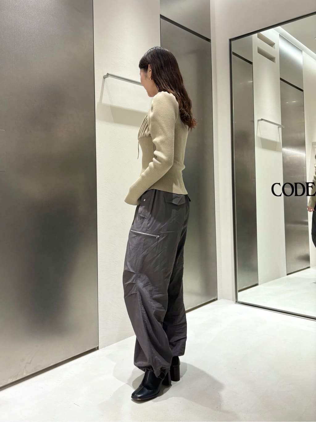 iwamiさんの「CODE A｜Airy volume cargo」を使ったコーディネート