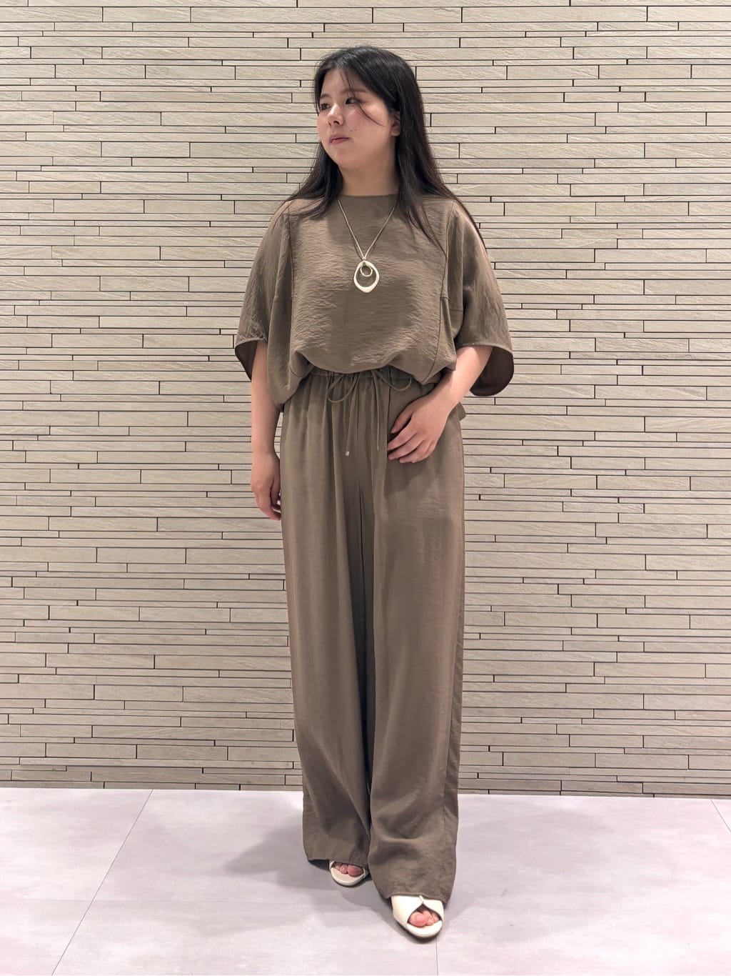 MEGUMIさんの「INDIVI｜」を使ったコーディネート