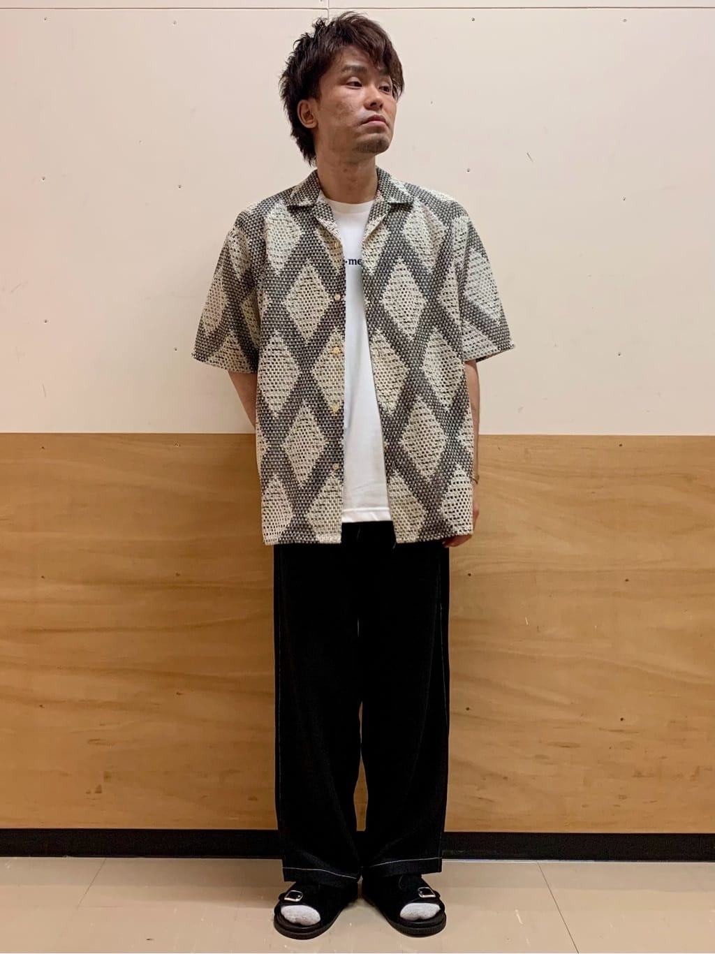 MATUさんの「THE SHOP TK｜ダイヤ柄プリント半袖シャツ【洗濯機OK/オーバーサイズ】」を使ったコーディネート