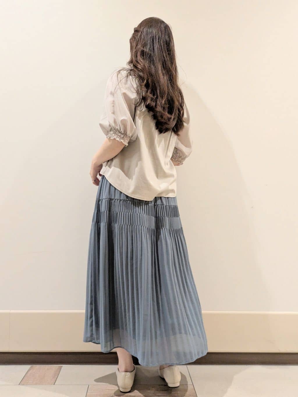 imamiさんの「Reflect｜【マシンウォッシュ可】シアーパフスリーブTブラウス」を使ったコーディネート