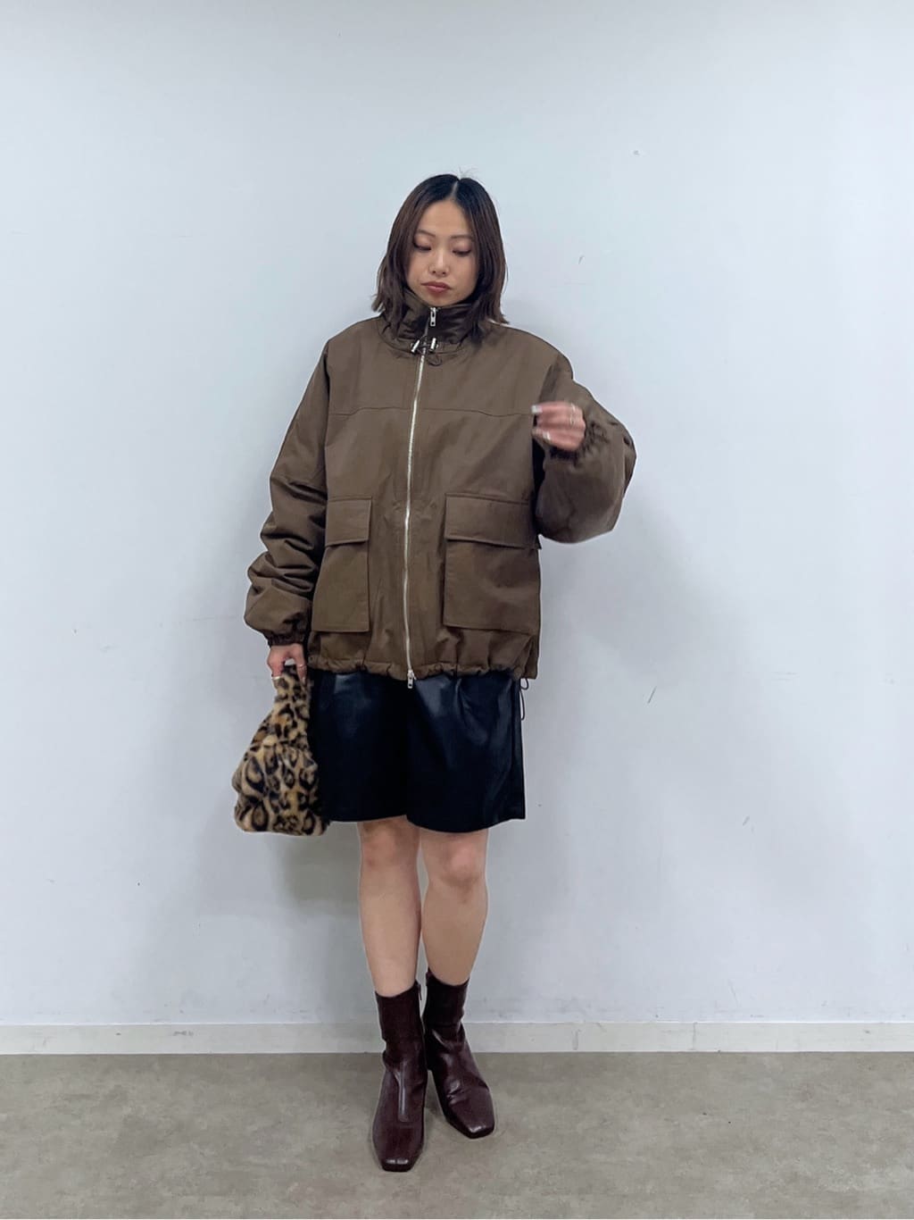 Harukaさんの「INDIVI｜フェイクファーマイクロバッグ」を使ったコーディネート