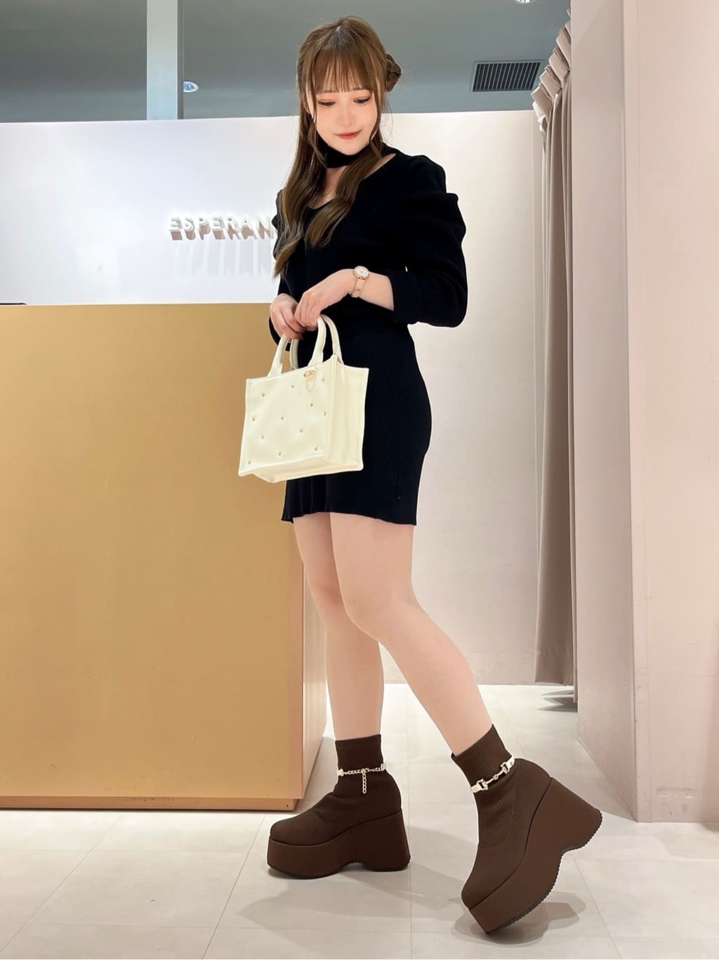 このかさんの「ESPERANZA｜2WAYキラキラハンドバッグ」を使ったコーディネート