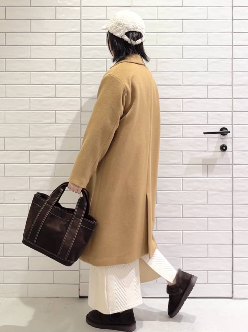 しおりさんの「OPAQUE.CLIP｜カシミヤブレンドウールチェスターコート」を使ったコーディネート