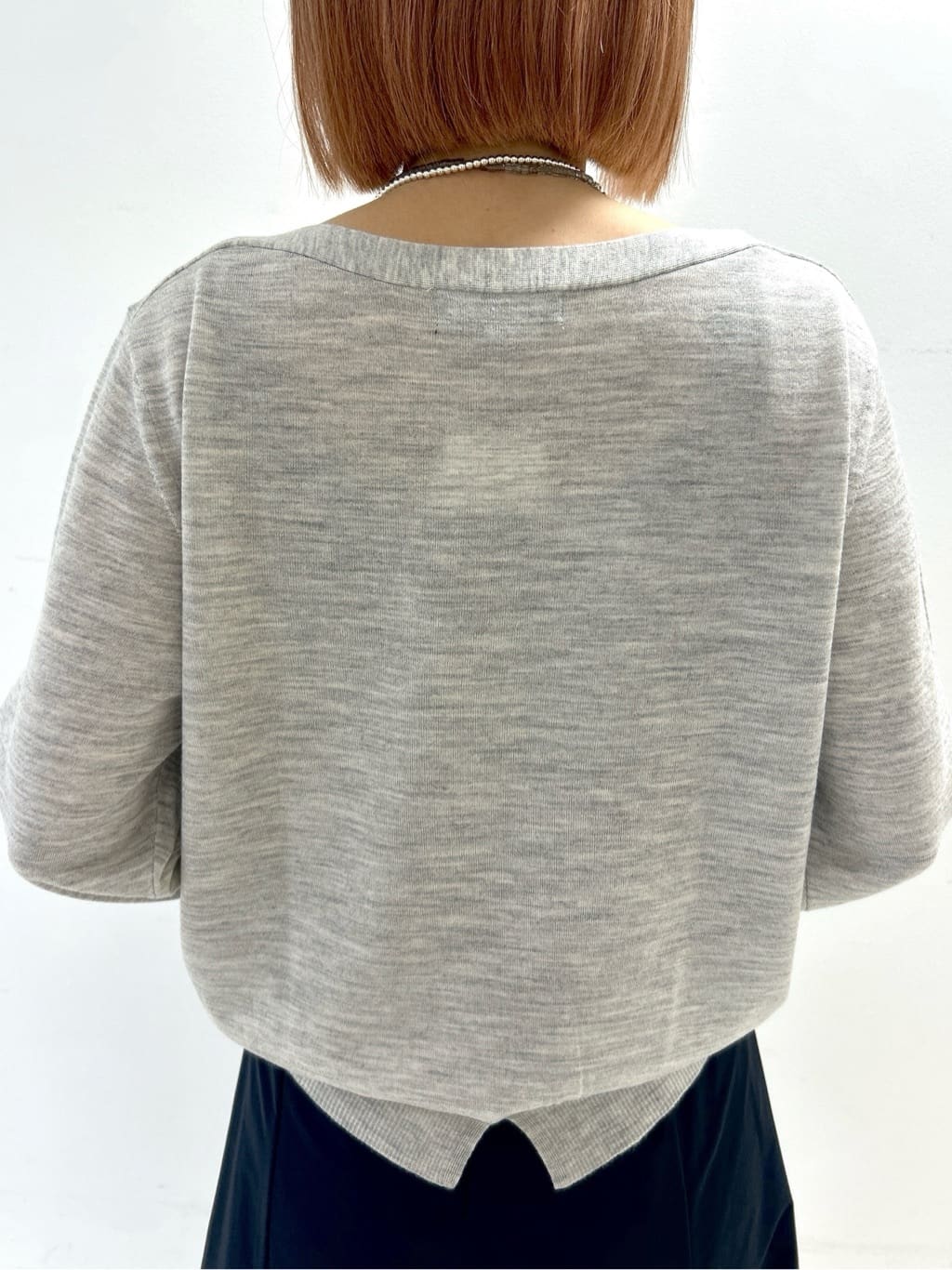 hacoさんの「UNTITLED｜【アンサンブル可/洗える】シルクウールカシミヤ ドルマンスリーブニット」を使ったコーディネート