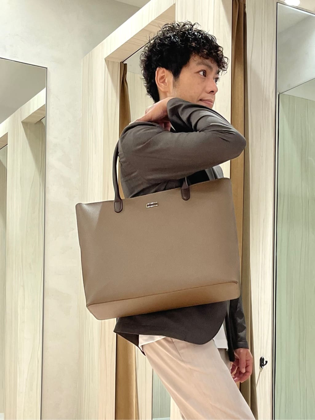 URAさんの「TAKEO KIKUCHI｜【COOL CITY WEAR】アーバンクール ジャケット /接触冷感・吸水速乾」を使ったコーディネート