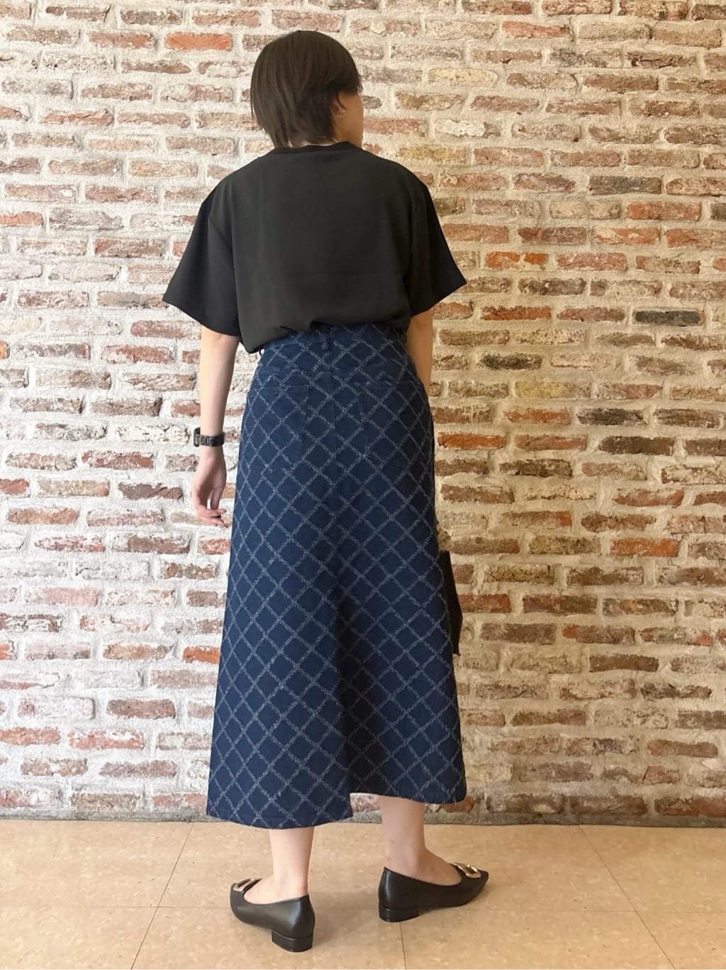 しばさんの「THE SHOP TK｜アソートロゴTシャツ【接触冷感/防シワ/吸水速乾/UVケア/洗濯機OK】」を使ったコーディネート