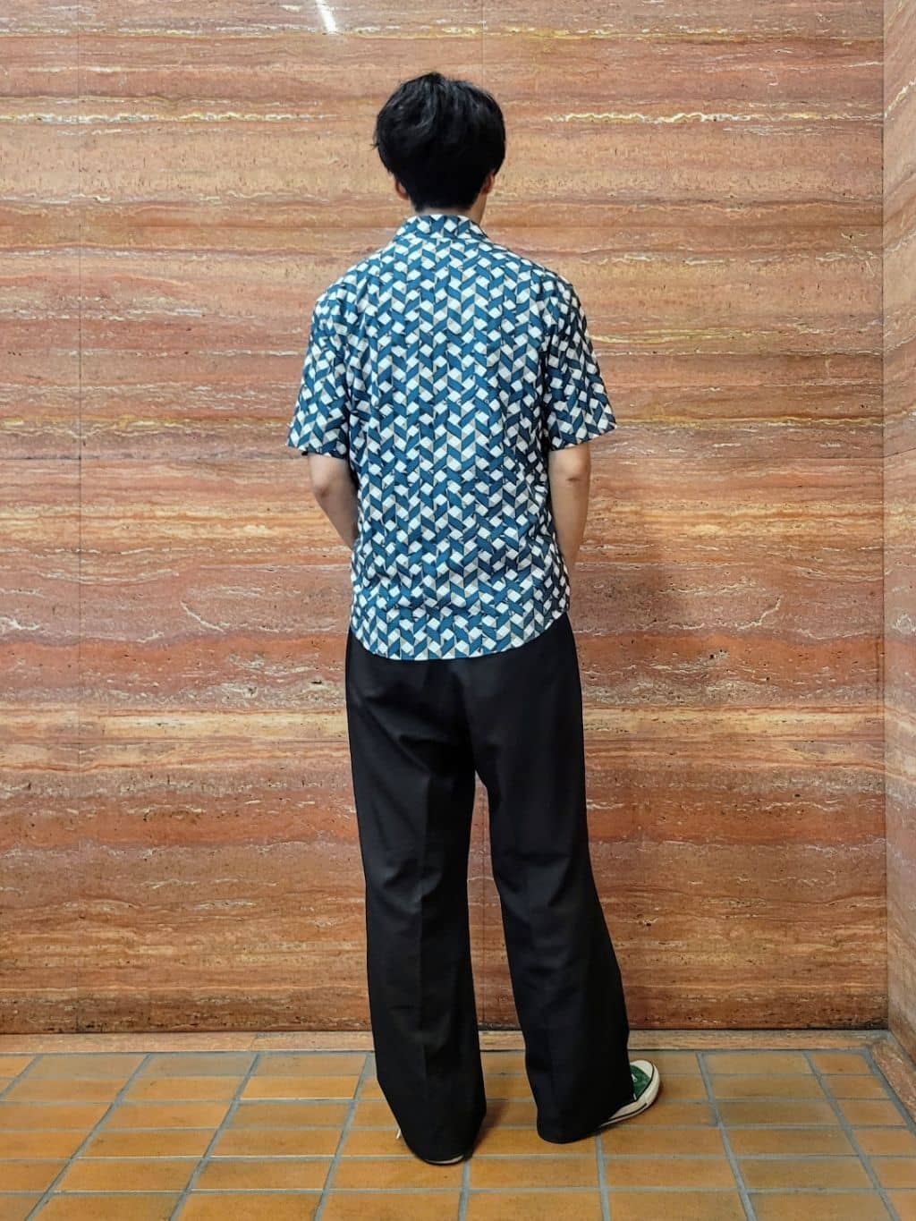 piroyaさんの「TAKEO KIKUCHI｜【COOL CITY WEAR】籠目アート柄 サッカーシャツ /通気性」を使ったコーディネート
