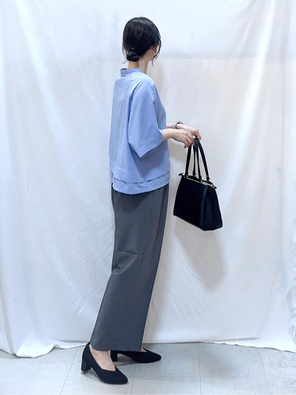 𝐇𝐢𝐫𝐨𝐦𝐢さんの「SHOO･LA･RUE｜【洗濯機可/S-LL】すっきり上品きれい見え タックワイドパンツ」を使ったコーディネート
