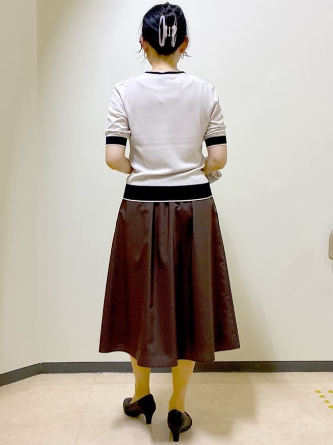  beni_gingerさんの「Reflect｜【WEB先行カラーあり／手洗い可／アンサンブル可】バイカラー五分袖ニット」を使ったコーディネート