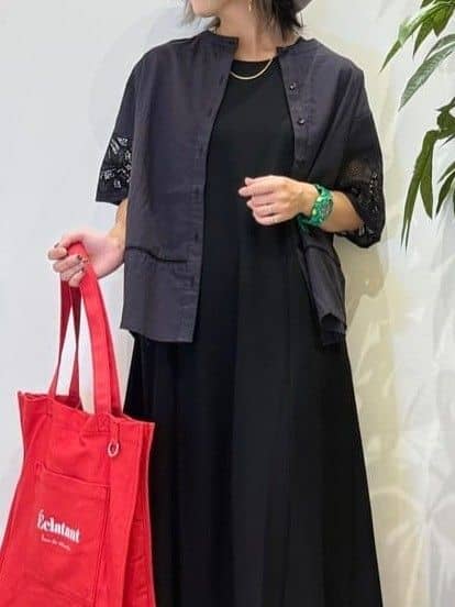 misakiさんの「SHOO･LA･RUE｜【S-LL/ひんやり】切替ラインですっきりと 1枚で着られるロングワンピース」を使ったコーディネート