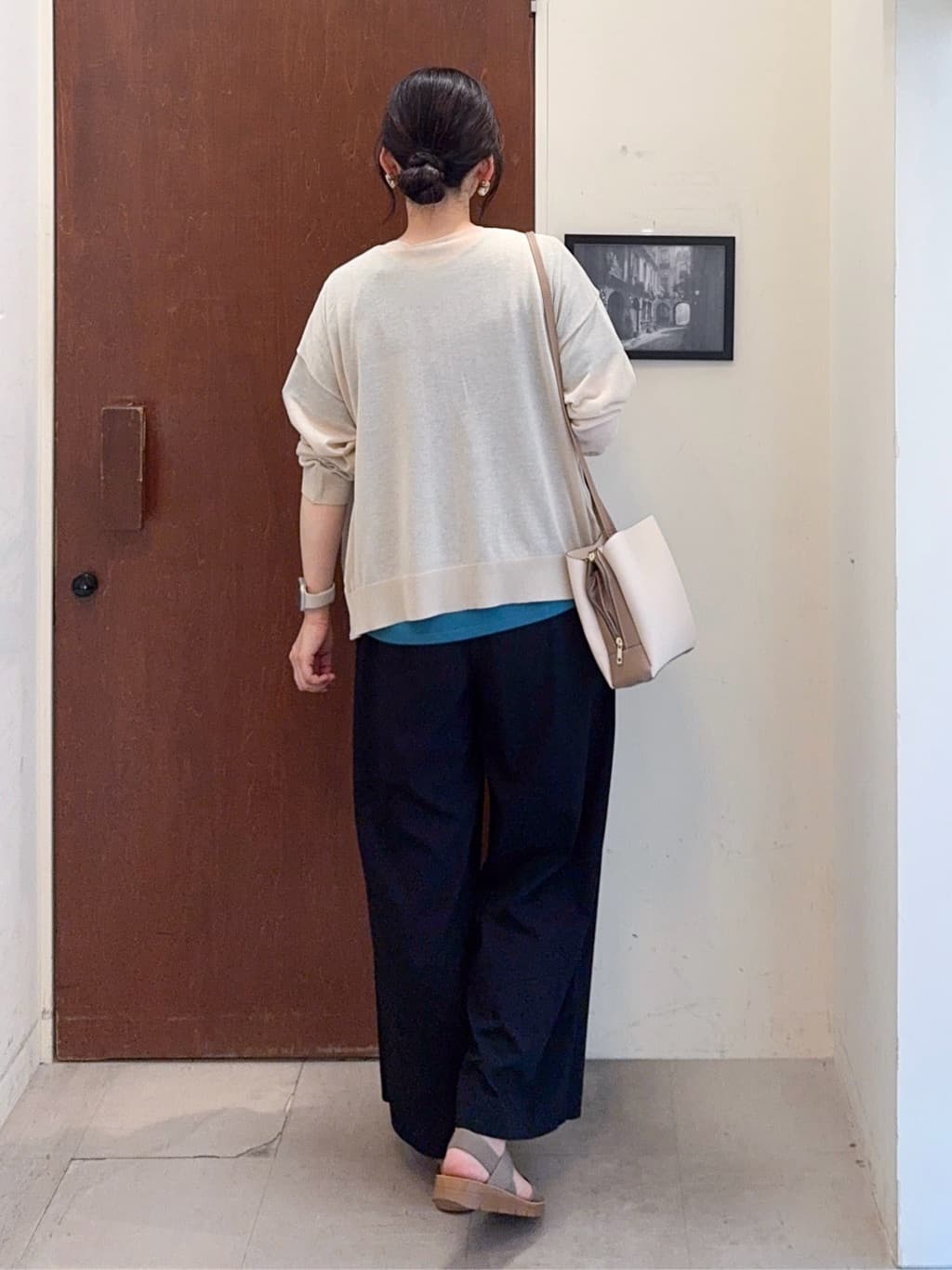 𝐇𝐢𝐫𝐨𝐦𝐢さんの「SHOO･LA･RUE｜インでもアウトでも 上品な甘さの 刺繍レース切替トップス」を使ったコーディネート