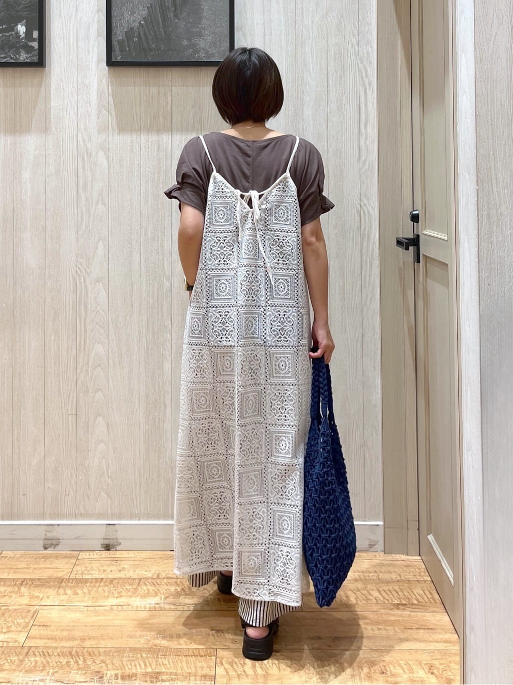 shirayuuuさんの「SHOO･LA･RUE｜【S-LL/UV/プチプラ】お袖タックで好印象 デザインTシャツ」を使ったコーディネート
