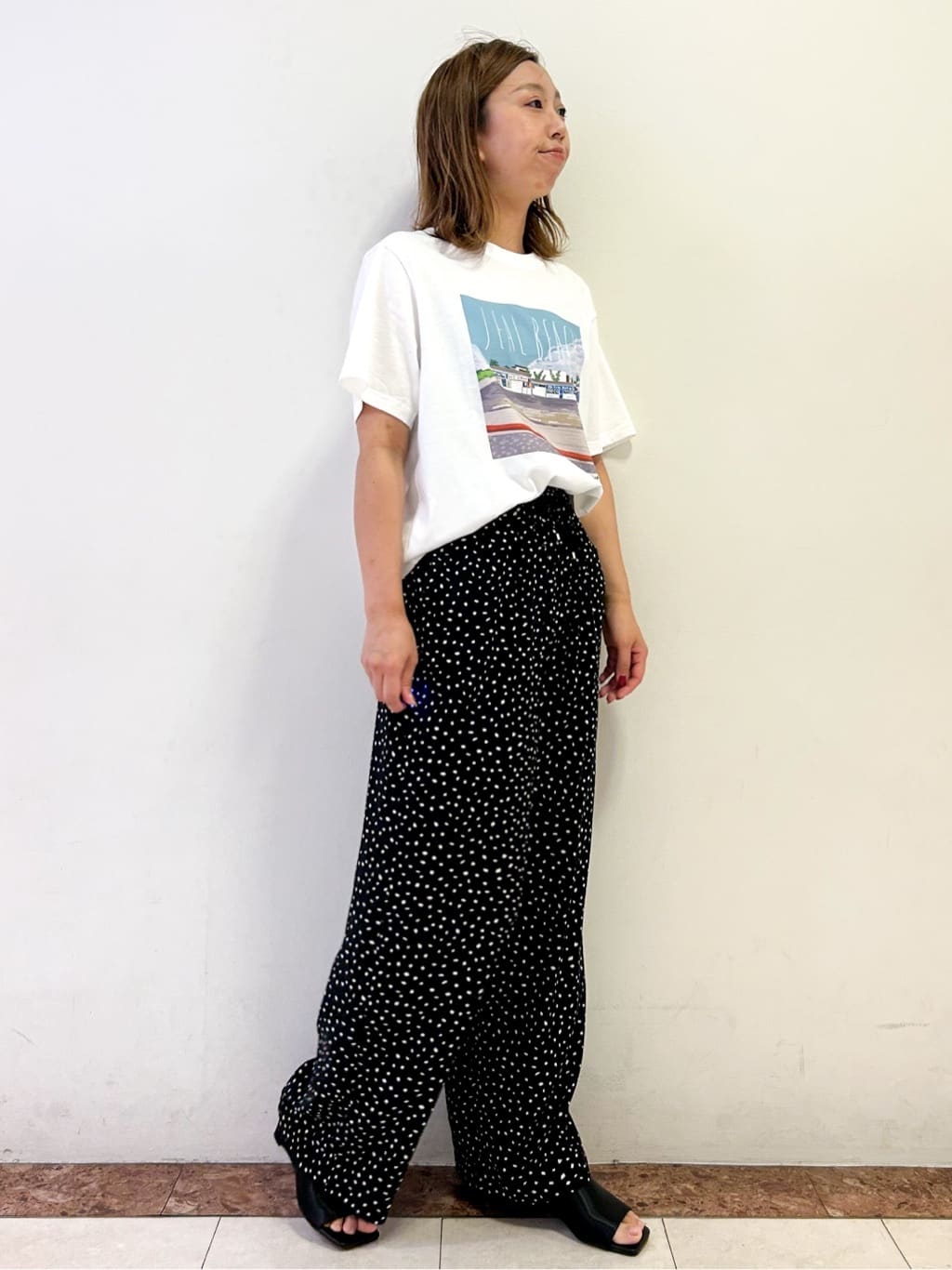 madokaさんの「OPAQUE.CLIP｜風景イラストプリントTシャツ」を使ったコーディネート