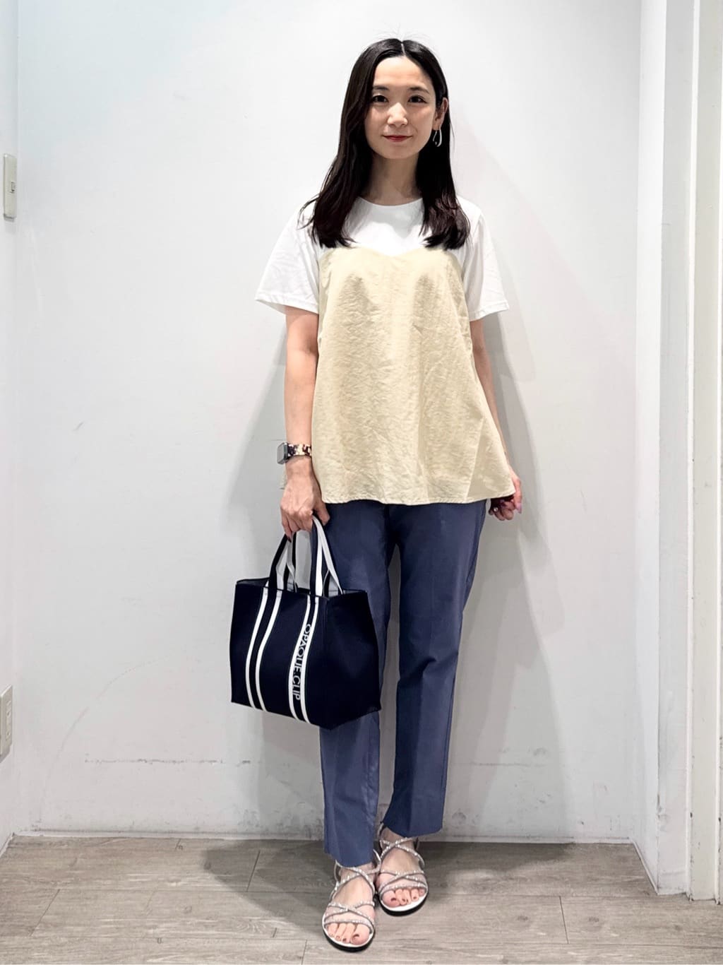 yuicciさんの「OPAQUE.CLIP｜麻混ハイストレッチイージースティックパンツ【洗濯機洗い可】」を使ったコーディネート