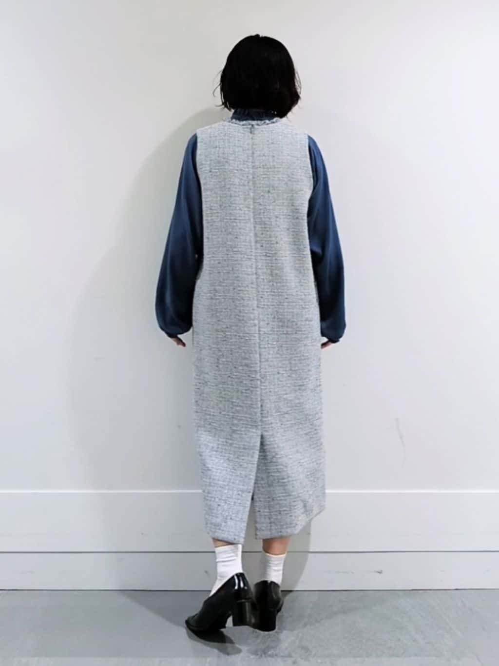 ミズタさんの「UNTITLED｜【エレガント/お仕事着にも】スタンドフリルネック ブラウス」を使ったコーディネート
