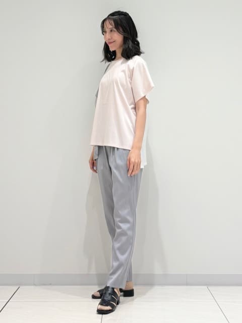 kayoさんの「INDIVI｜【洗える／汗ジミ防止】バイカラー＆アシメヘム Tシャツ」を使ったコーディネート