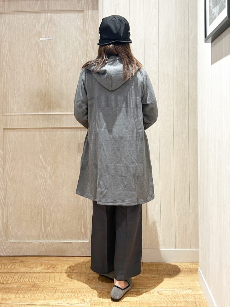 yukaさんの「SHOO･LA･RUE｜【高レビュー/体型カバー】しながらスマートに魅せる ラインジャカードコーディガン」を使ったコーディネート