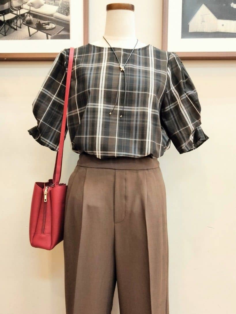うっちーさんの「SHOO･LA･RUE｜【S-LL/セットアップ可/洗濯後しわになりにくい】きちんと見え タックワイドパンツ」を使ったコーディネート
