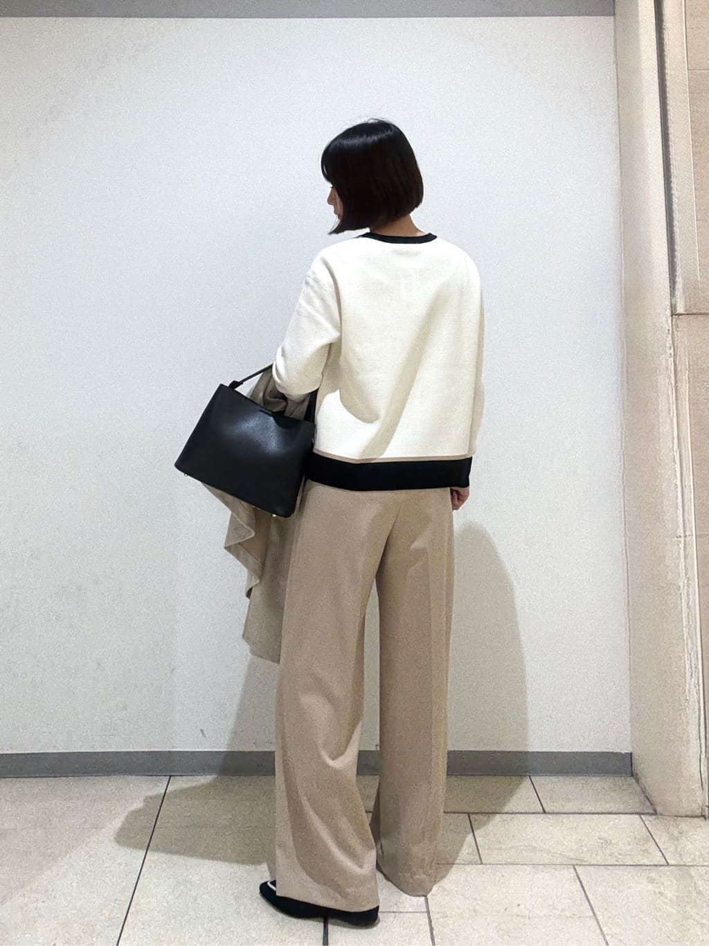 Itoさんの「UNTITLED｜【洗える/はっ水/後ろウエストゴム】ストレッチ2タックワイドパンツ」を使ったコーディネート