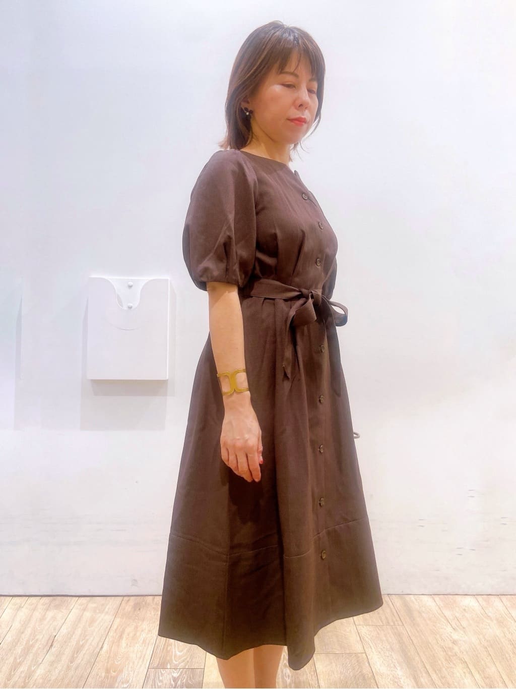 YUKOさんの「index｜タックパフスリーブワンピース【洗濯機洗い可／イージーアイロン】」を使ったコーディネート