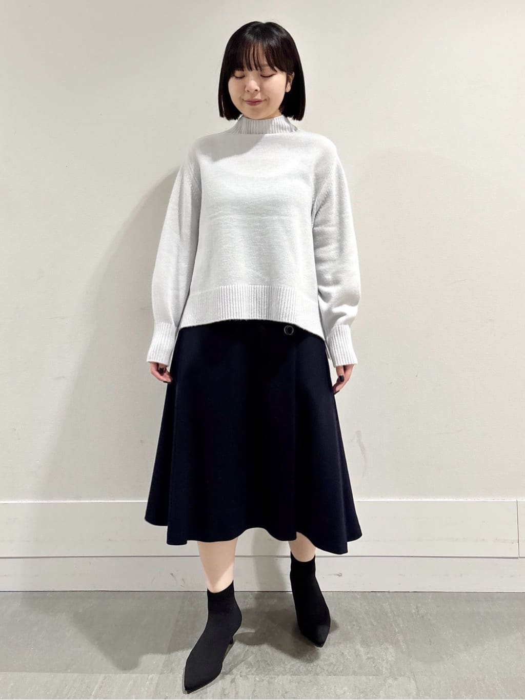 モエカさんの「UNTITLED｜【ウール100%/後ろウエストゴム】ミルドスムースフレアスカート」を使ったコーディネート