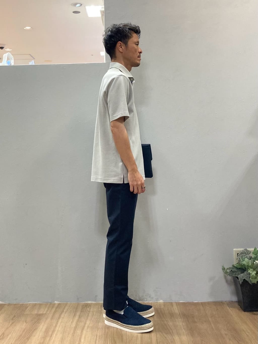 シュンさんの「TAKEO KIKUCHI｜【抗菌防臭／9色5サイズ展開】ハニカムメランジ ポロシャツ」を使ったコーディネート