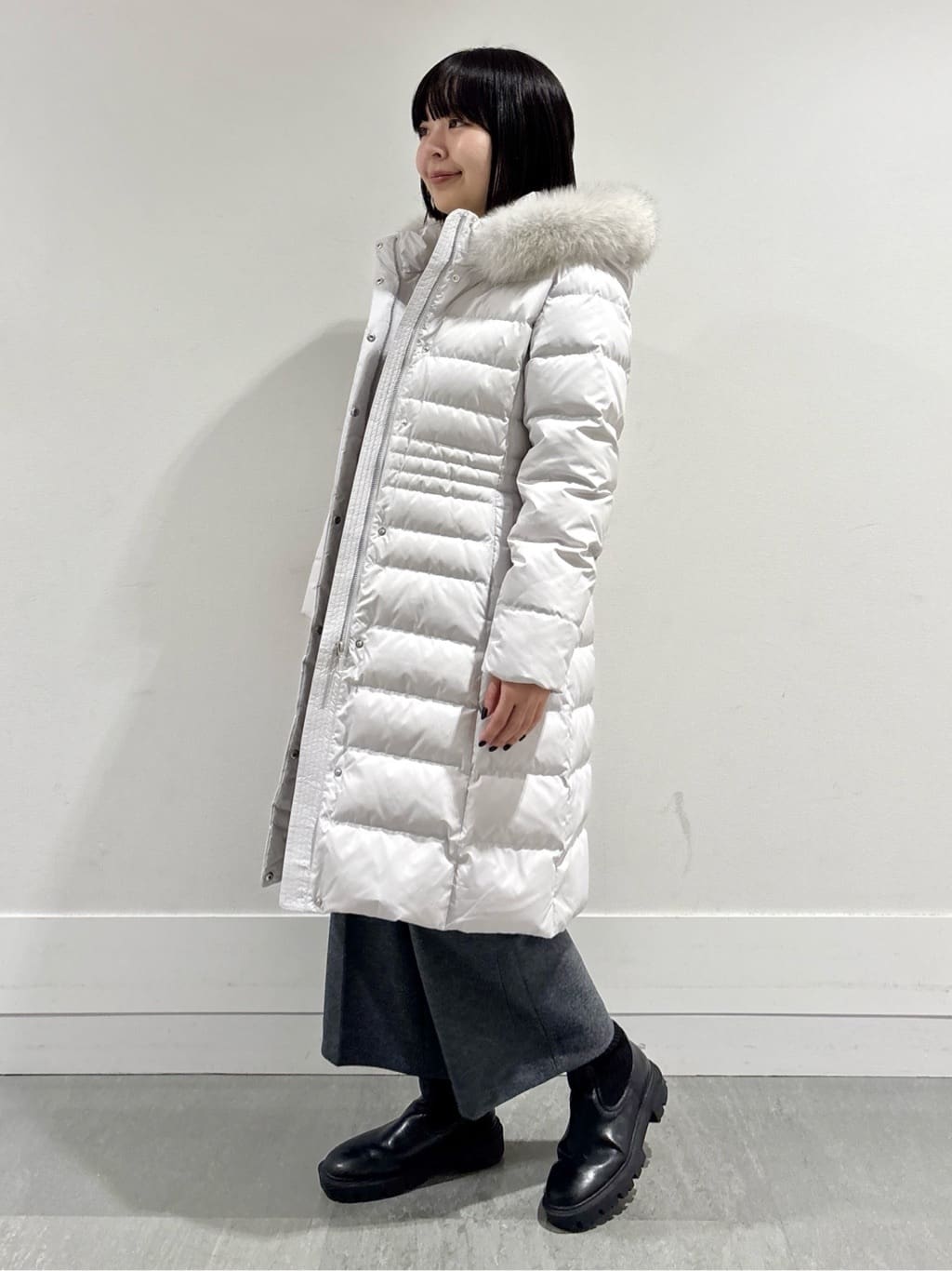 モエカさんの「UNTITLED｜【はっ水機能/フード取り外し可/防寒】ロングダウンコート」を使ったコーディネート
