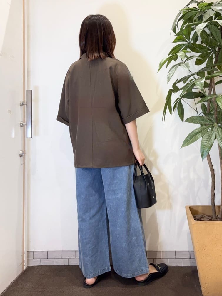 宗形さんの「SHOO･LA･RUE｜【セットアップ可/S-LL】リボン付き イージーワイドデニムパンツ」を使ったコーディネート