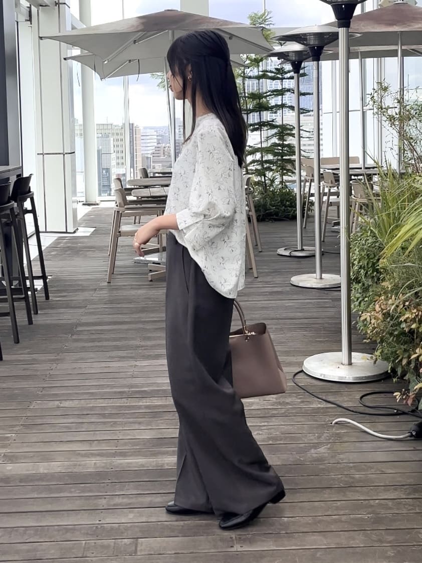 cotaniさんの「grove｜【カセット服】洗えるストレートワイドパンツ」を使ったコーディネート