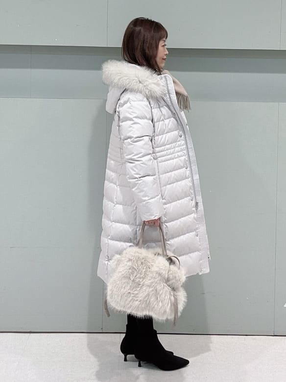 makiさんの「UNTITLED｜【はっ水機能/フード取り外し可/防寒】ロングダウンコート」を使ったコーディネート