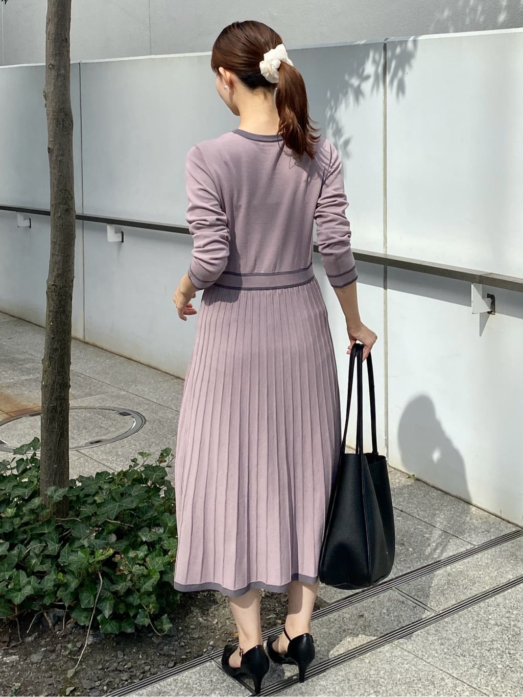 みさかさんの「index｜バイカラードッキング風ニットワンピース【洗濯機OK／抗ピル】」を使ったコーディネート