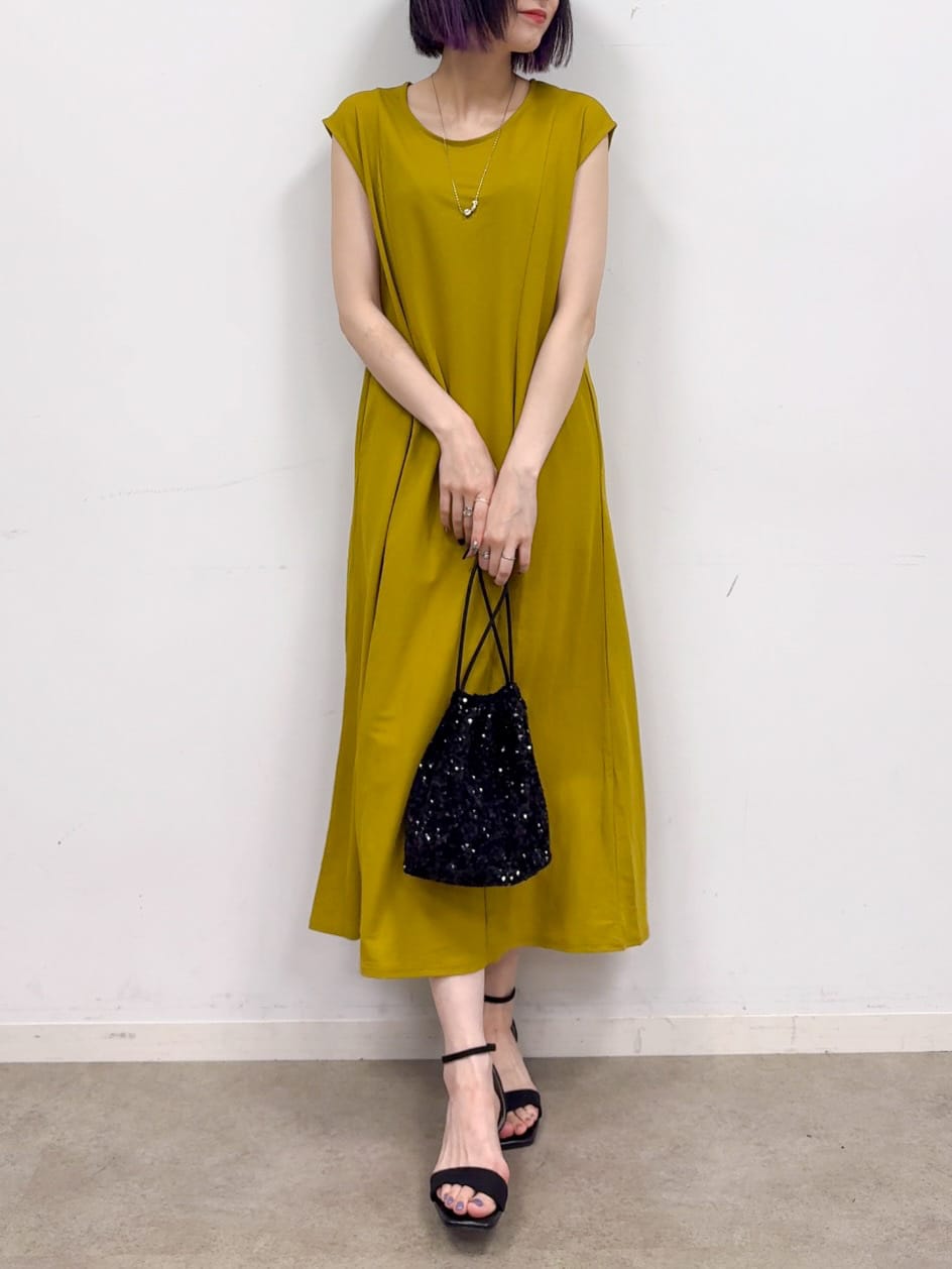 𝐜𝐡𝐢𝐤𝐚さんの「SHOO･LA･RUE｜【S-LL/ひんやり】切替ラインですっきりと 1枚で着られるロングワンピース」を使ったコーディネート