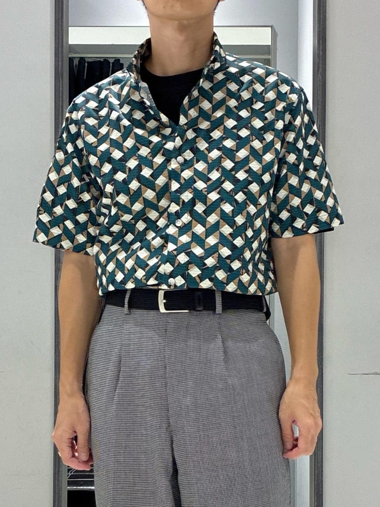 わいずみさんの「TAKEO KIKUCHI｜【COOL CITY WEAR】籠目アート柄 サッカーシャツ /通気性」を使ったコーディネート
